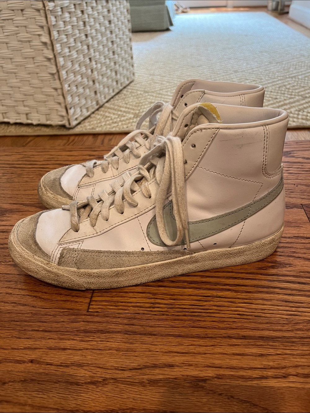 Nike Blazers - Size men’s 9